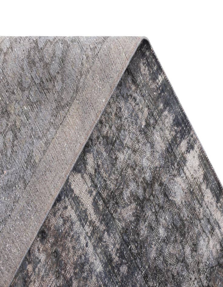 Detail image of 9' 11 x 12' 10 Vintage Royal Wool Rug