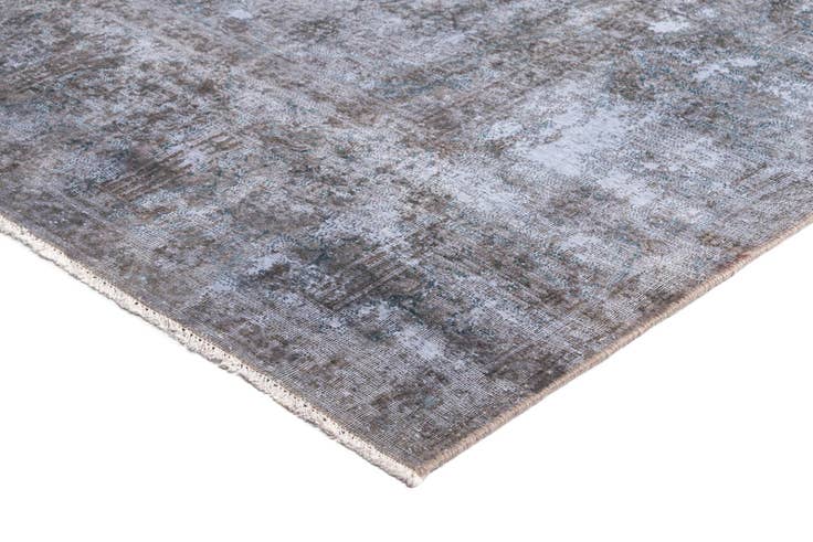 Detail image of 9' 10 x 14' 5 Vintage Royal Wool Rug