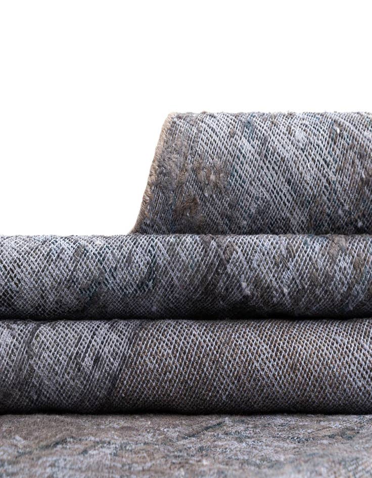 Detail image of 9' 10 x 14' 5 Vintage Royal Wool Rug