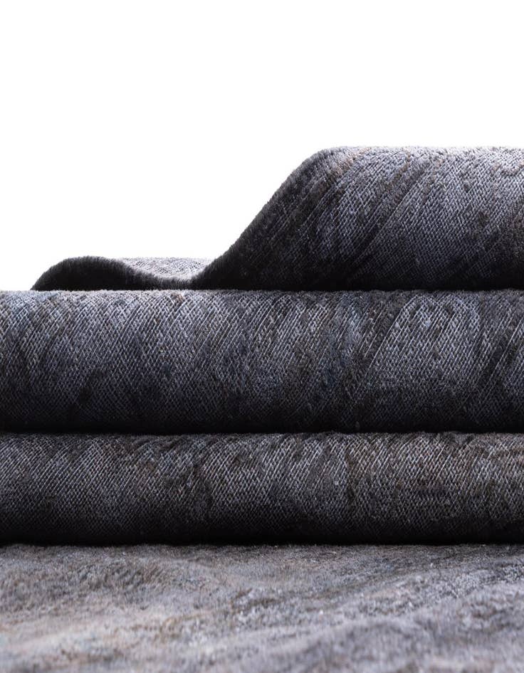 Detail image of 9' 7 x 13' 1 Vintage Royal Wool Rug