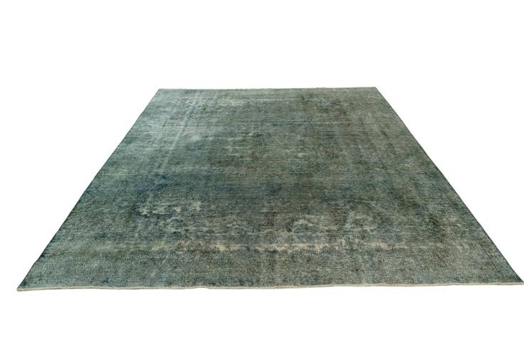 Detail image of 7' 11 x 10' 6 Vintage Royal Wool Rug