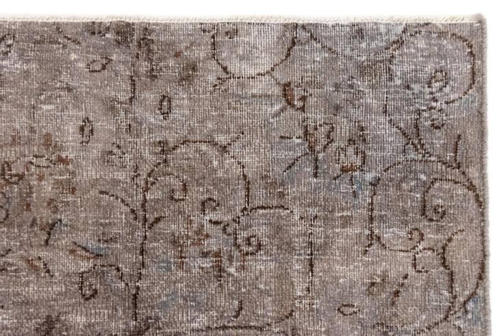 Detail image of 9' 7 x 13' 1 Vintage Royal Wool Rug