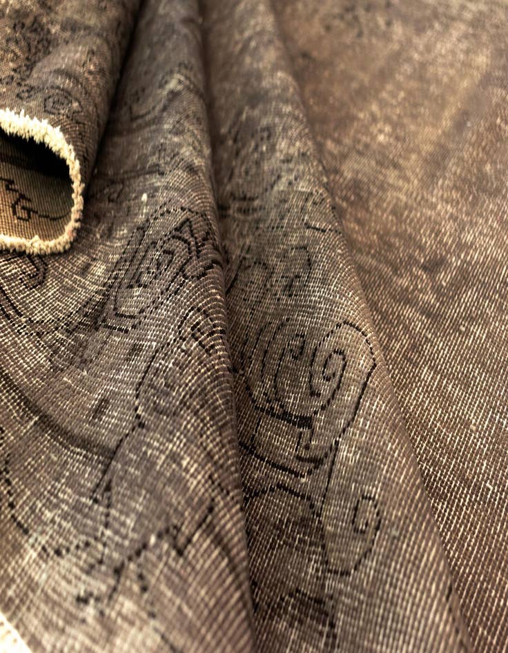 Detail image of 8' 5 x 10' 10 Vintage Royal Wool Rug