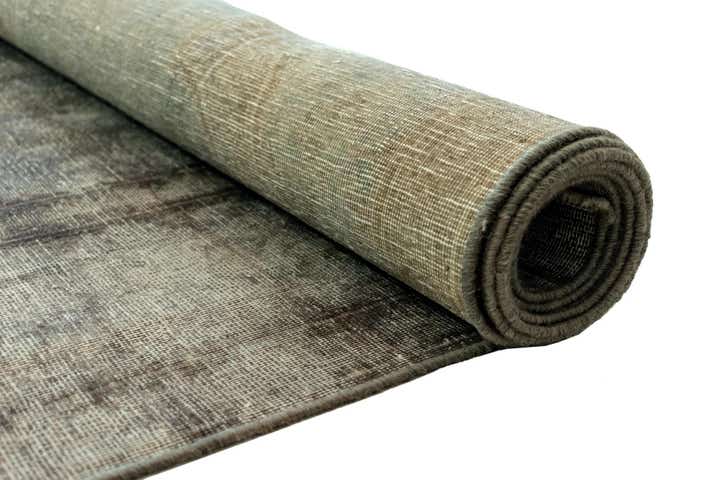 6' 8 x 10' 2 Vintage Royal Wool Rug