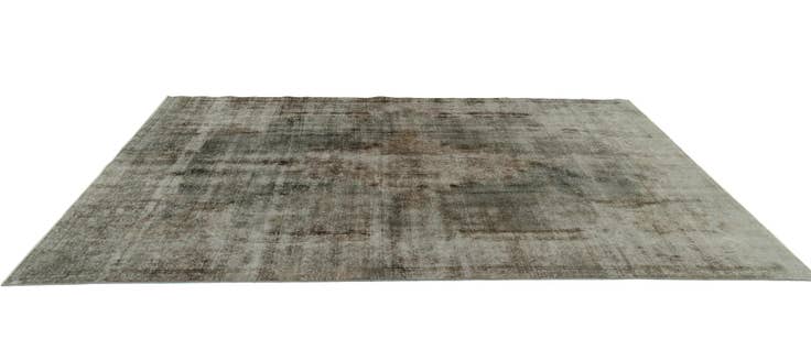 Detail image of 6' 8 x 10' 2 Vintage Royal Wool Rug