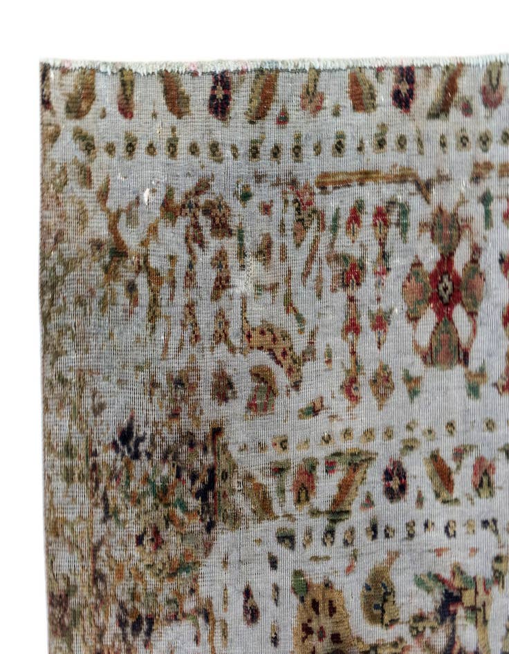 Detail image of 6' 3 x 9' 8 Vintage Royal Wool Rug