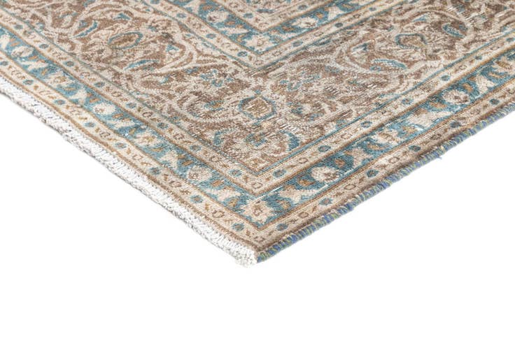 Detail image of 6' 2 x 9' 3 Vintage Royal Rug