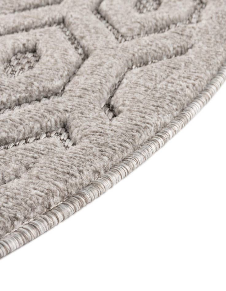 Detail image of 3' x 3' Easy-Clean Trellis Textured Indoor / Outdoor Round Rug