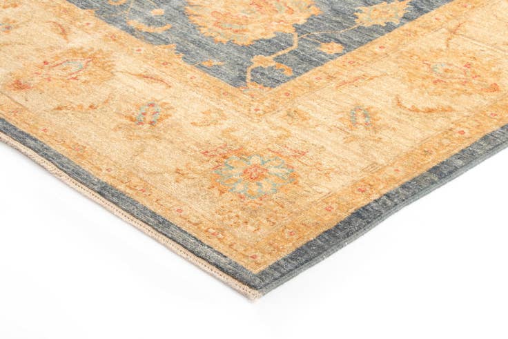 Detail image of 6' 8 x 6' 9 Kaizar Wool Square Rug