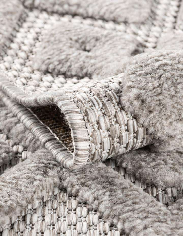 7' 10 x 7' 10 Easy-Clean Trellis Textured Indoor / Outdoor Square Rug