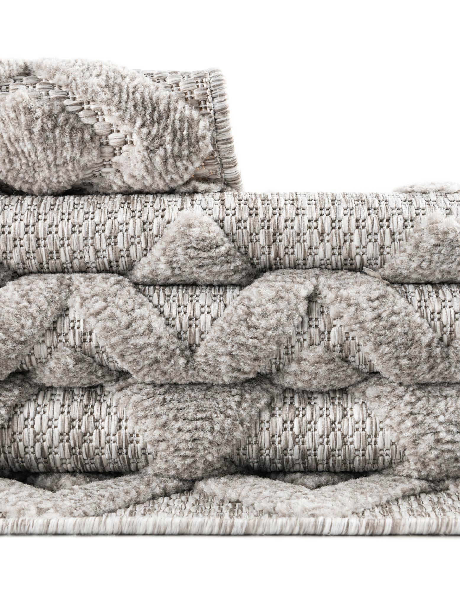 7' 10 x 7' 10 Easy-Clean Trellis Textured Indoor / Outdoor Square Rug