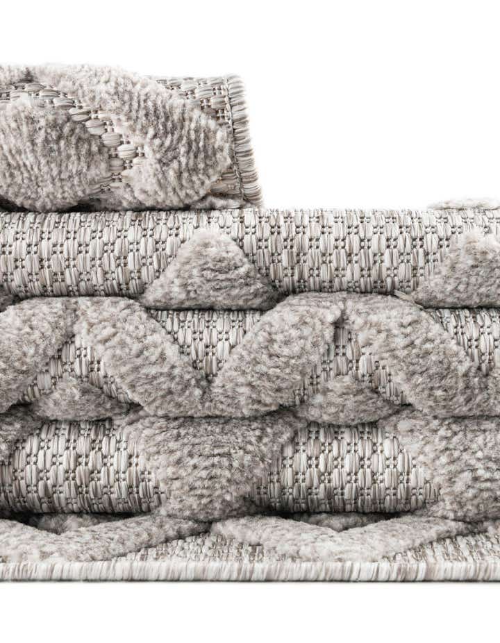 7' 10 x 7' 10 Easy-Clean Trellis Textured Indoor / Outdoor Square Rug