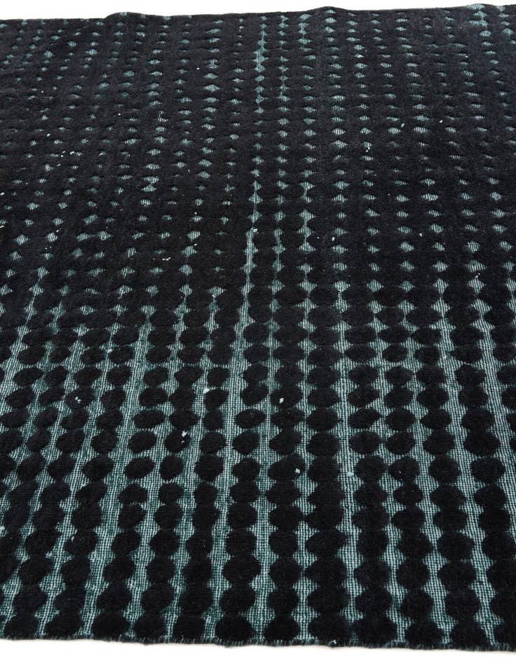 Detail image of 6' 7 x 10' 3 Hand Knotted Darya Wool Rug