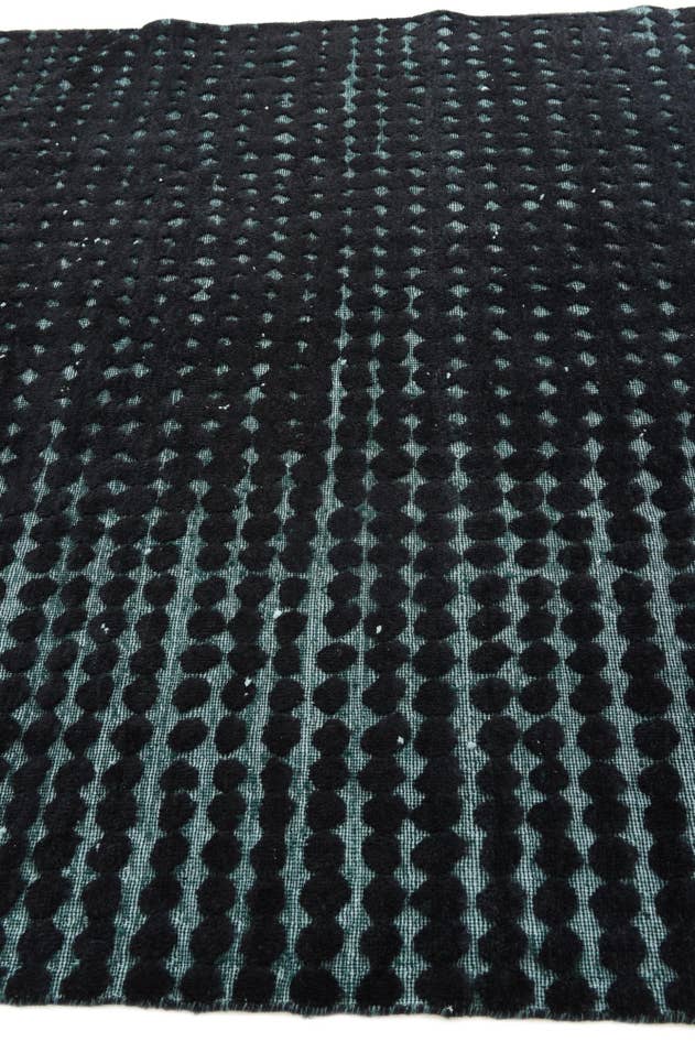 Detail image of 6' 7 x 10' 3 Hand Knotted Darya Wool Rug