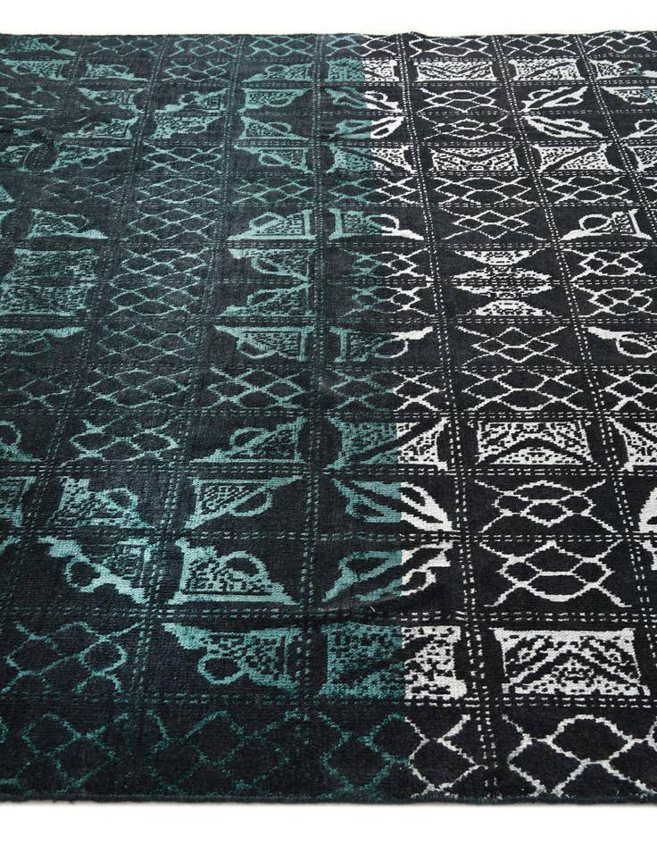 Detail image of 7' 8 x 10' 2 Hand Knotted Darya Rug