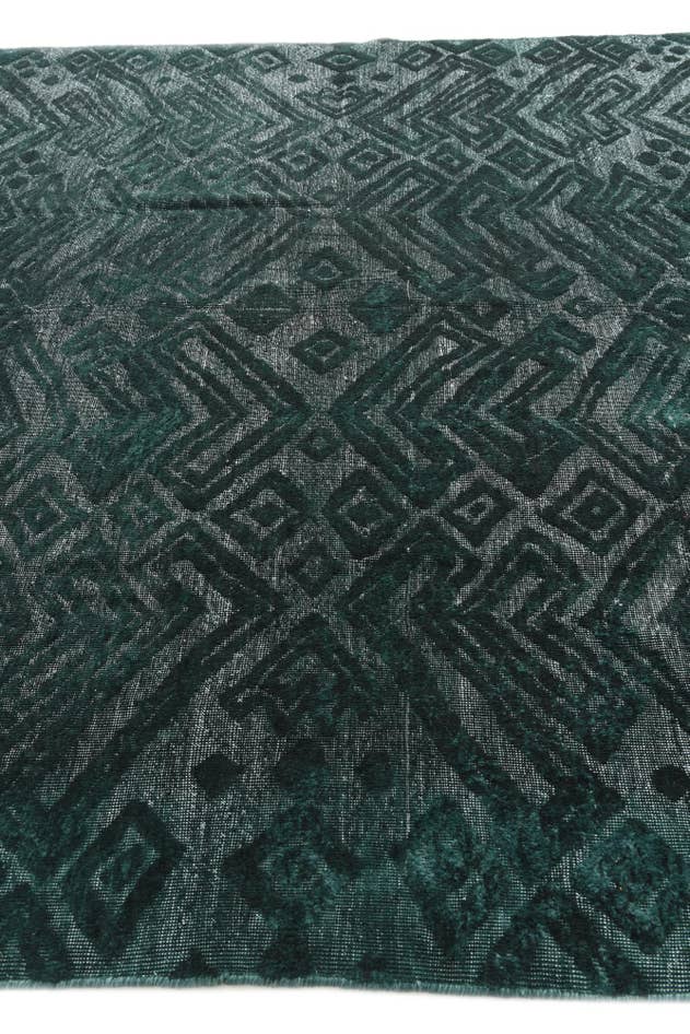 Detail image of 8' 9 x 12' 2 Hand Knotted Darya Wool Rug