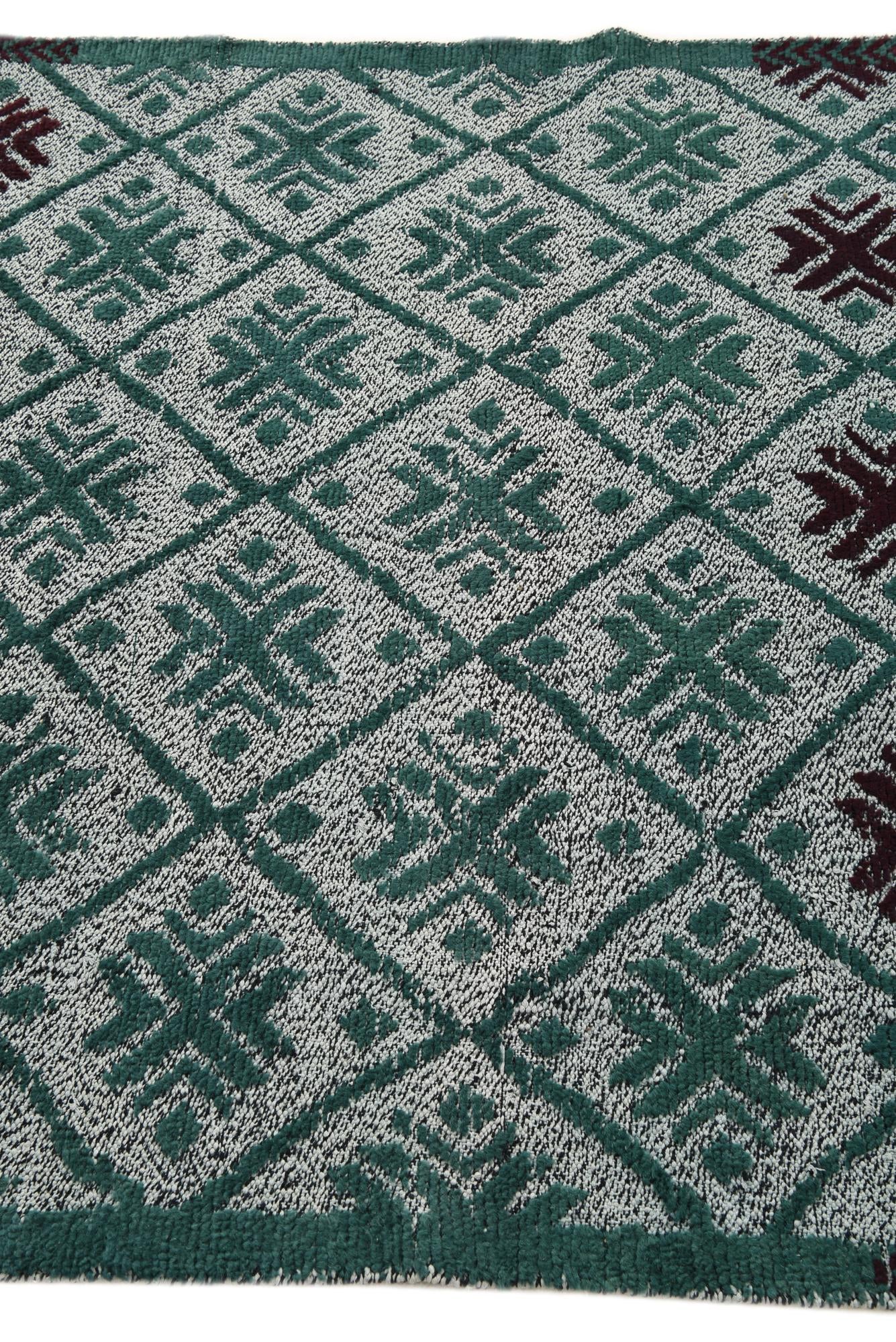 4' 11 x 7' Hand Knotted Darya Wool Rug