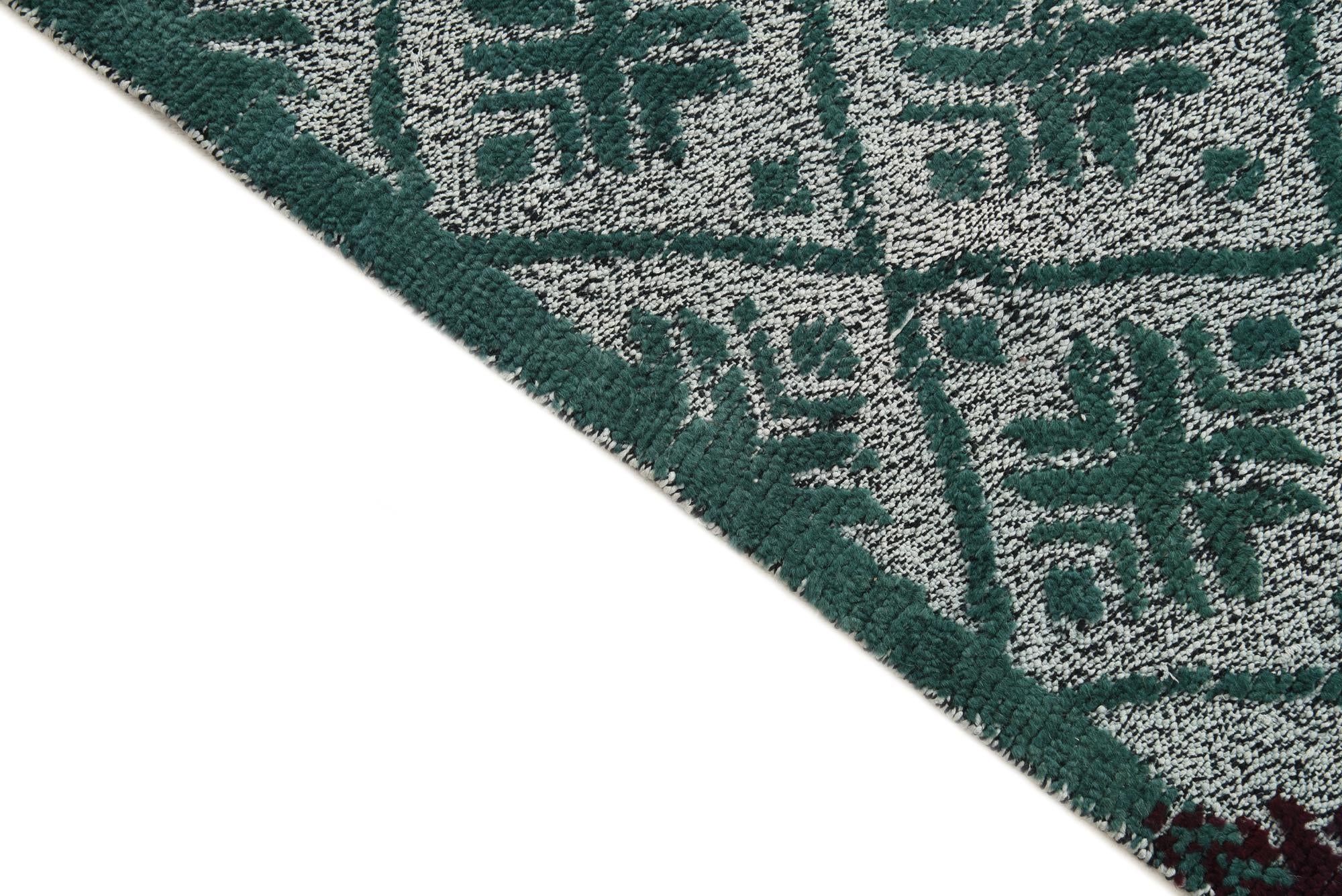 4' 11 x 7' Hand Knotted Darya Wool Rug
