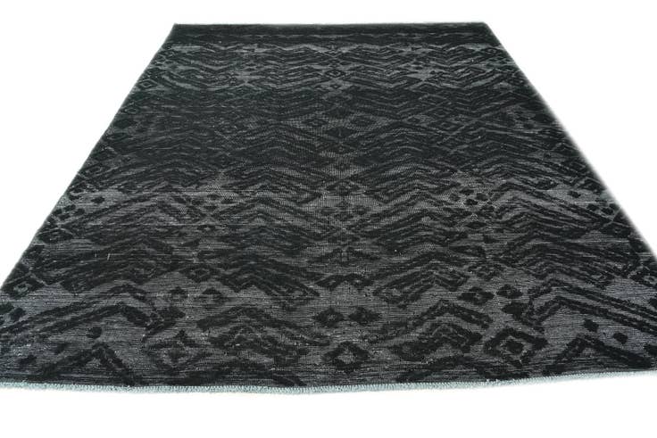 Detail image of 7' 9 x 10' 2 Hand Knotted Darya Wool Rug