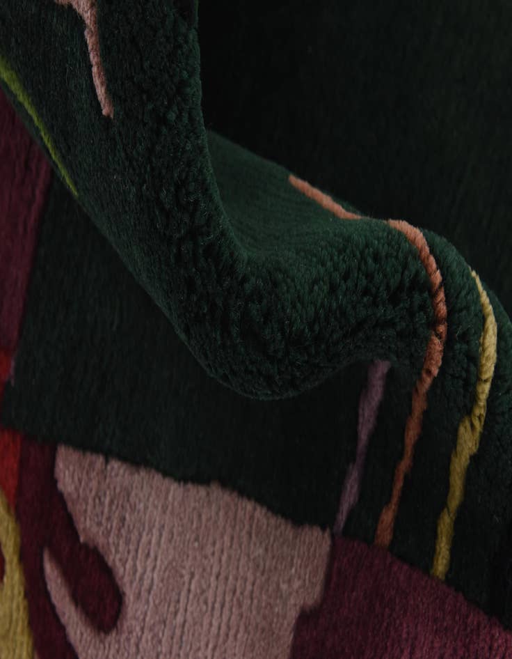 Detail image of 6' 8 x 9' 10 Hand Knotted Nepal Wool Rug