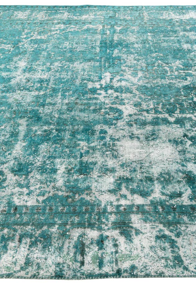 Detail image of 9' x 12' 9 Hand Knotted Ultra Vintage Wool Rug