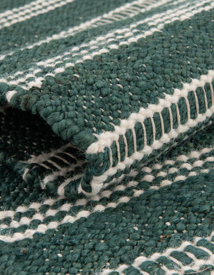 Detail image of 10' x 10'  Hand Woven Lariat Square Rug