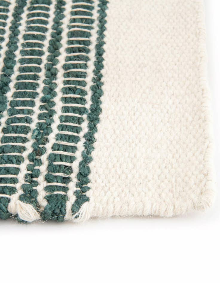 Detail image of 10' x 10'  Hand Woven Lariat Square Rug