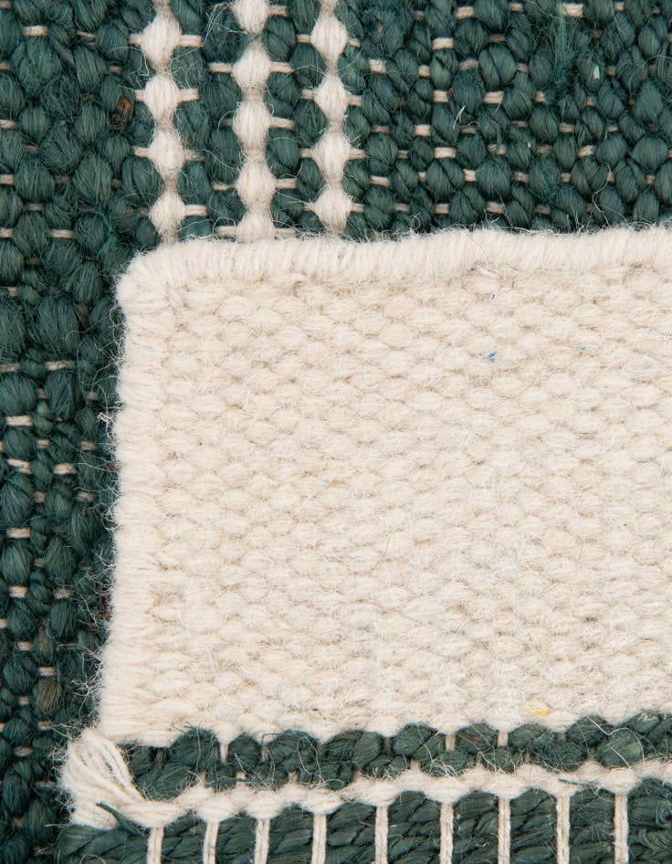 Detail image of 10' x 10'  Hand Woven Lariat Square Rug