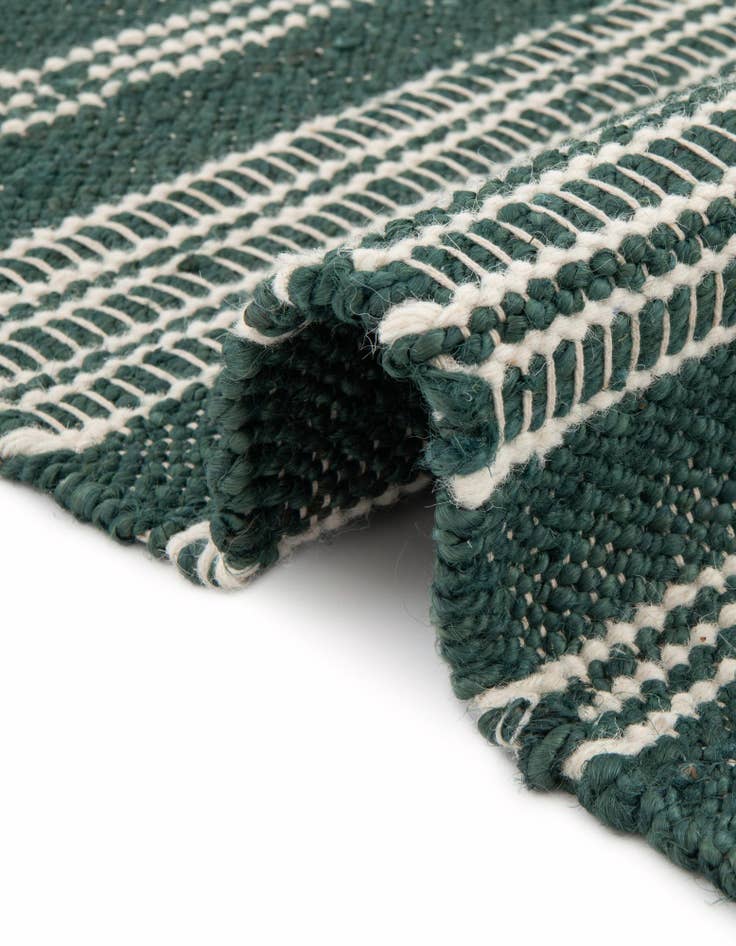 Detail image of 10' x 10'  Hand Woven Lariat Square Rug