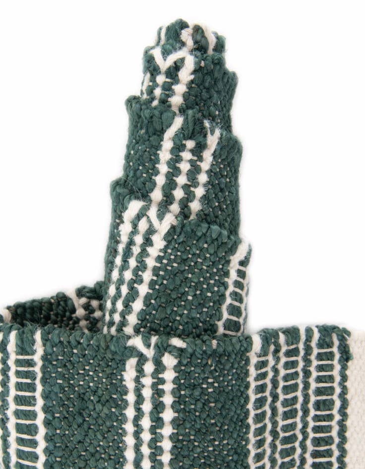 Detail image of 10' x 10'  Hand Woven Lariat Square Rug