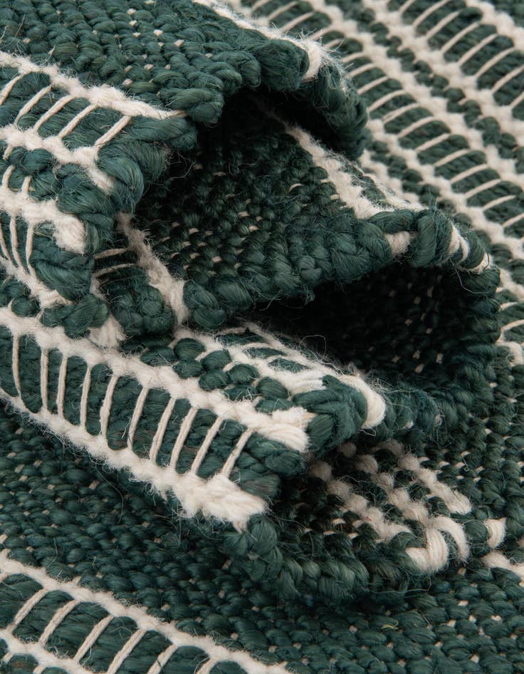 Detail image of 10' x 10'  Hand Woven Lariat Square Rug