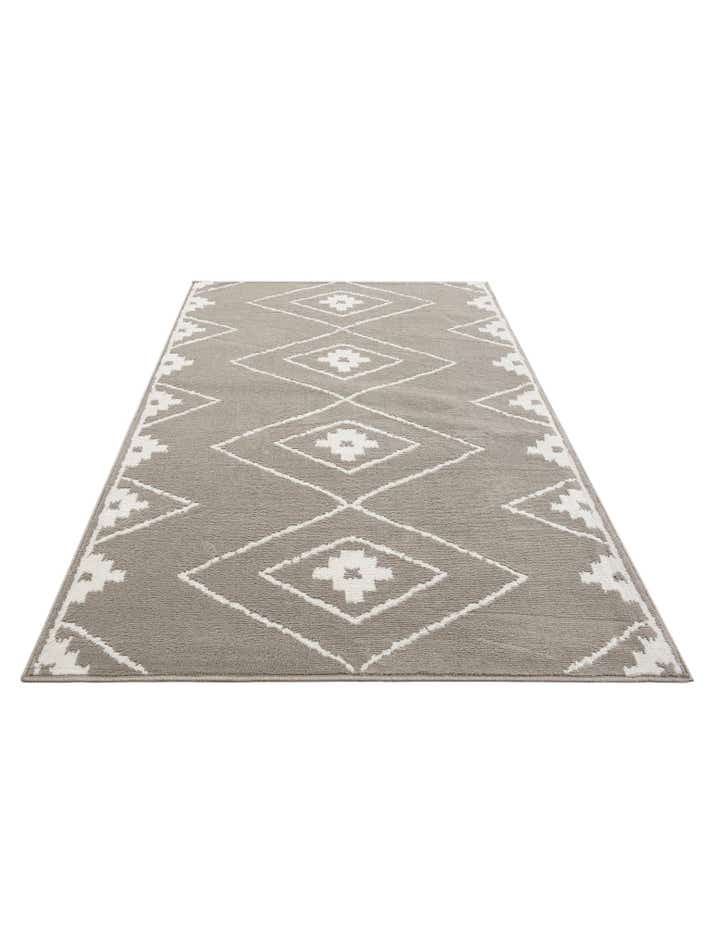 5' 3 x 7' 8 Lattice Rug