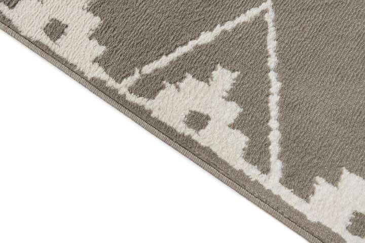 5' 3 x 7' 8 Lattice Rug