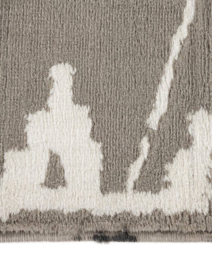 Detail image of 5' 3 x 7' 8 Lattice Rug