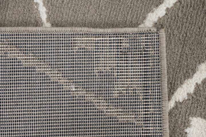 5' 3 x 7' 8 Lattice Rug