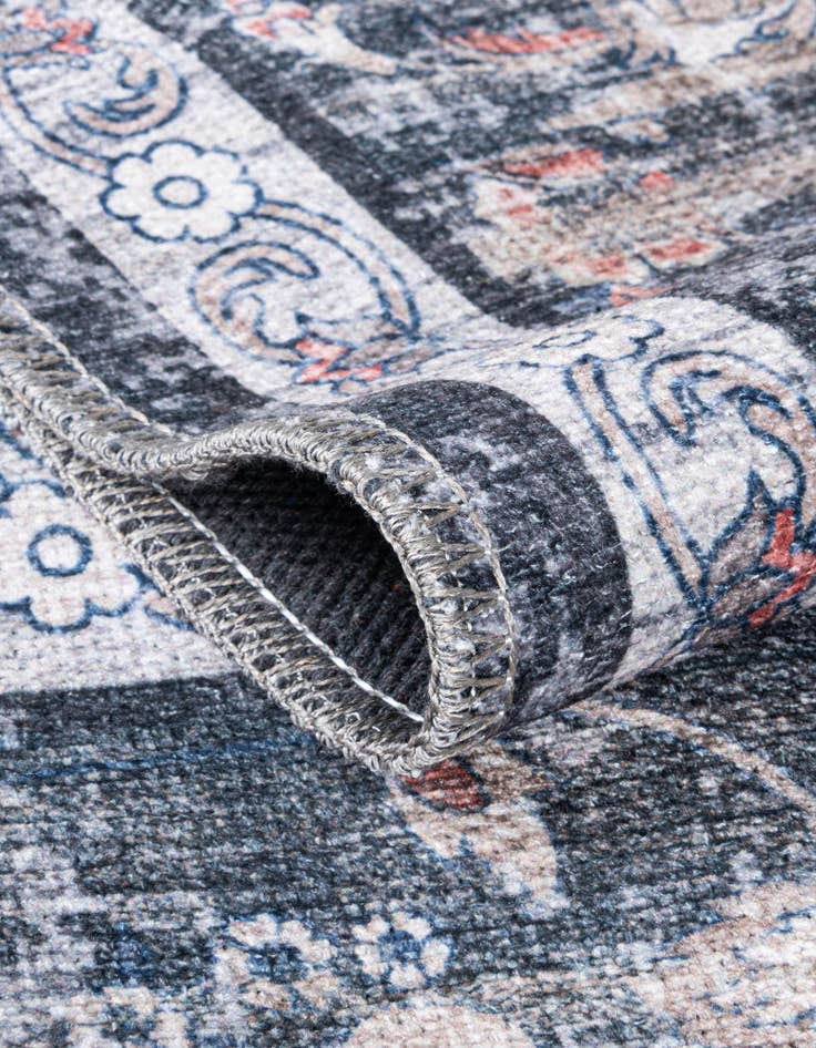 Detail image of 7' 10 x 7' 10 Yara Square Rug