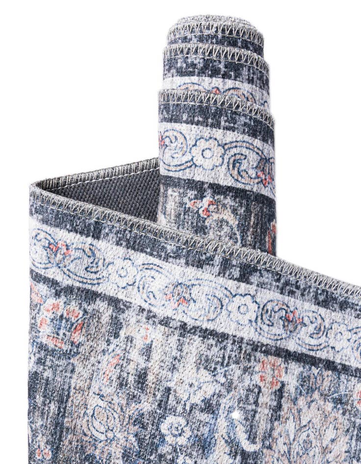 Detail image of 7' 10 x 7' 10 Yara Square Rug