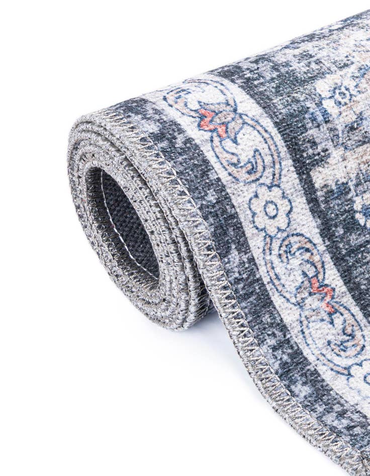 Detail image of 7' 10 x 7' 10 Yara Square Rug