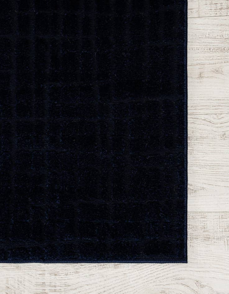 Detail image of 2' 2 x 6' Textura Designer Runner Rug