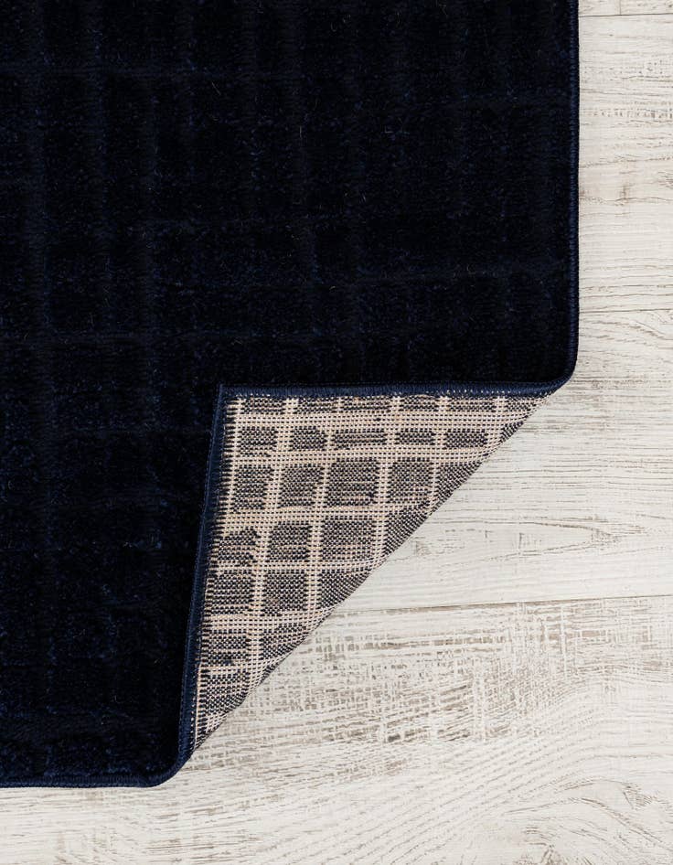 Detail image of 2' 2 x 6' Textura Designer Runner Rug