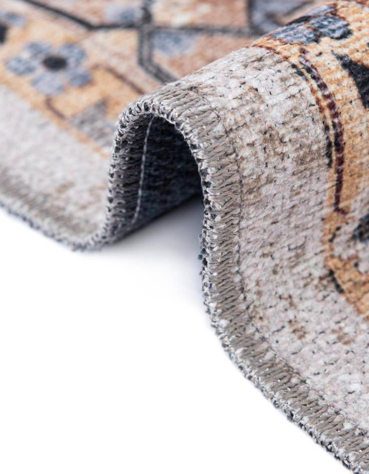 Detail image of 2' x 3' 1 Washable Yara Oval Rug
