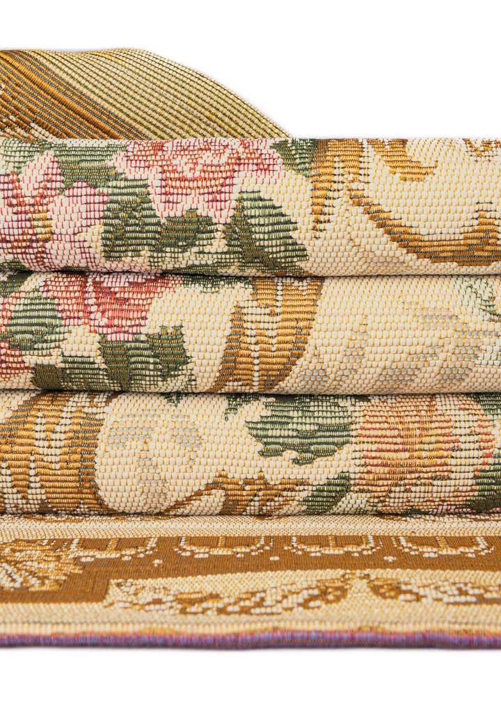 5' x 7' Easy-Clean Traditional Indoor / Outdoor Rug
