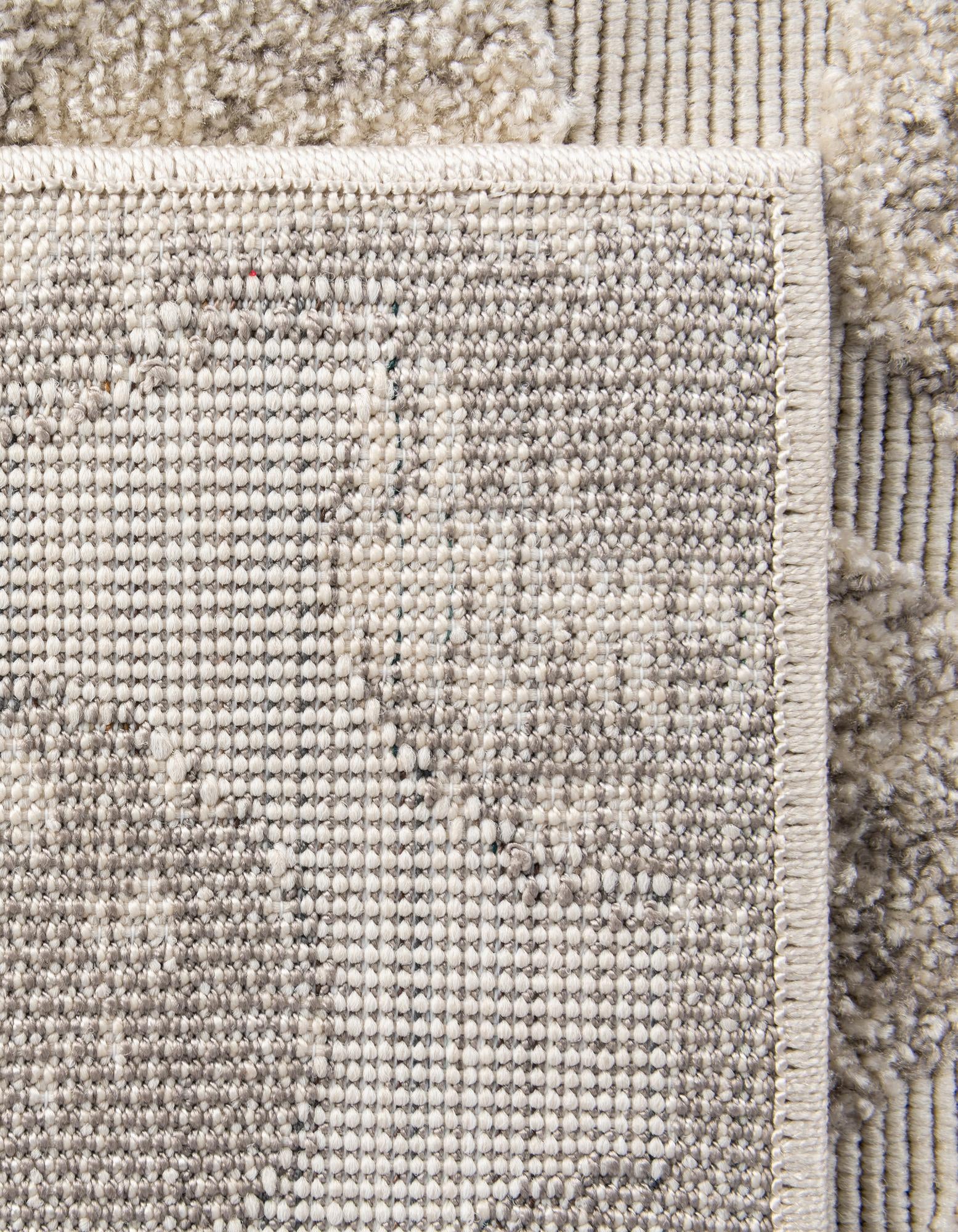 2' x 3' Easy-Clean Sabrina Soto Indoor / Outdoor Rug