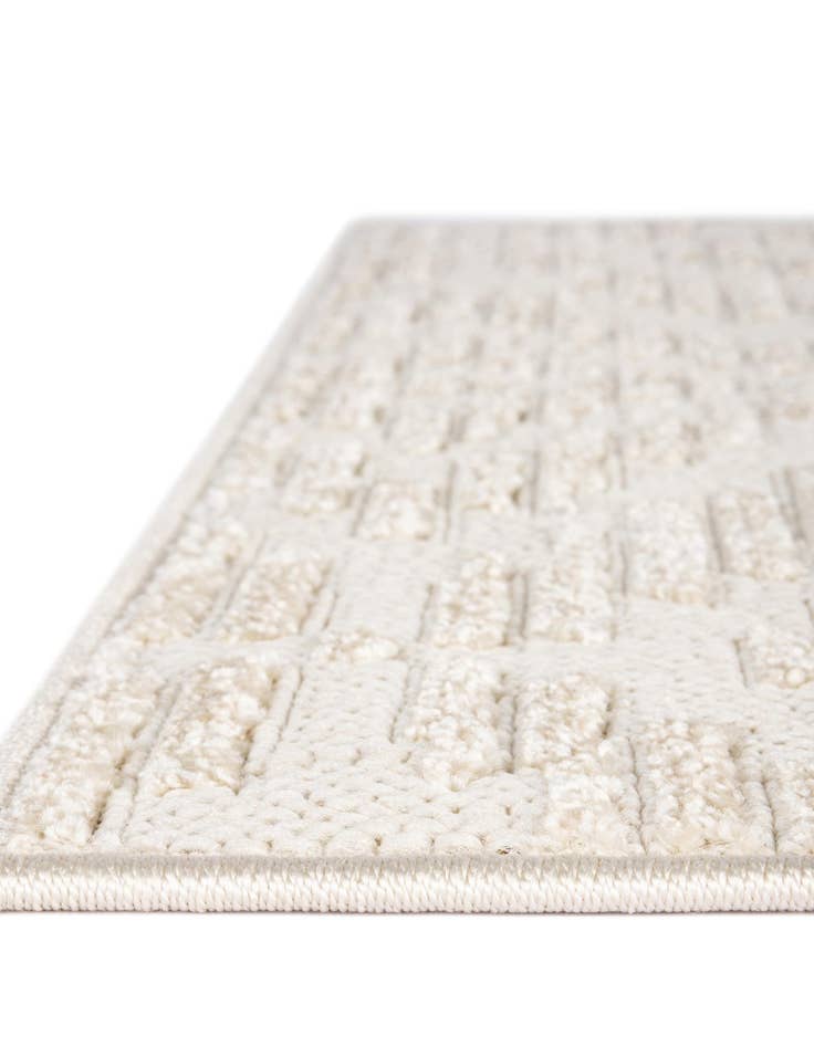 Detail image of 4' x 6' Easy-Clean Sabrina Soto Indoor / Outdoor Rug