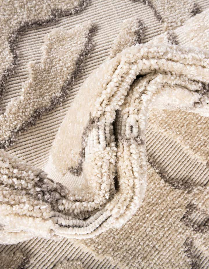 6' x 9' Easy-Clean Sabrina Soto Indoor / Outdoor Rug