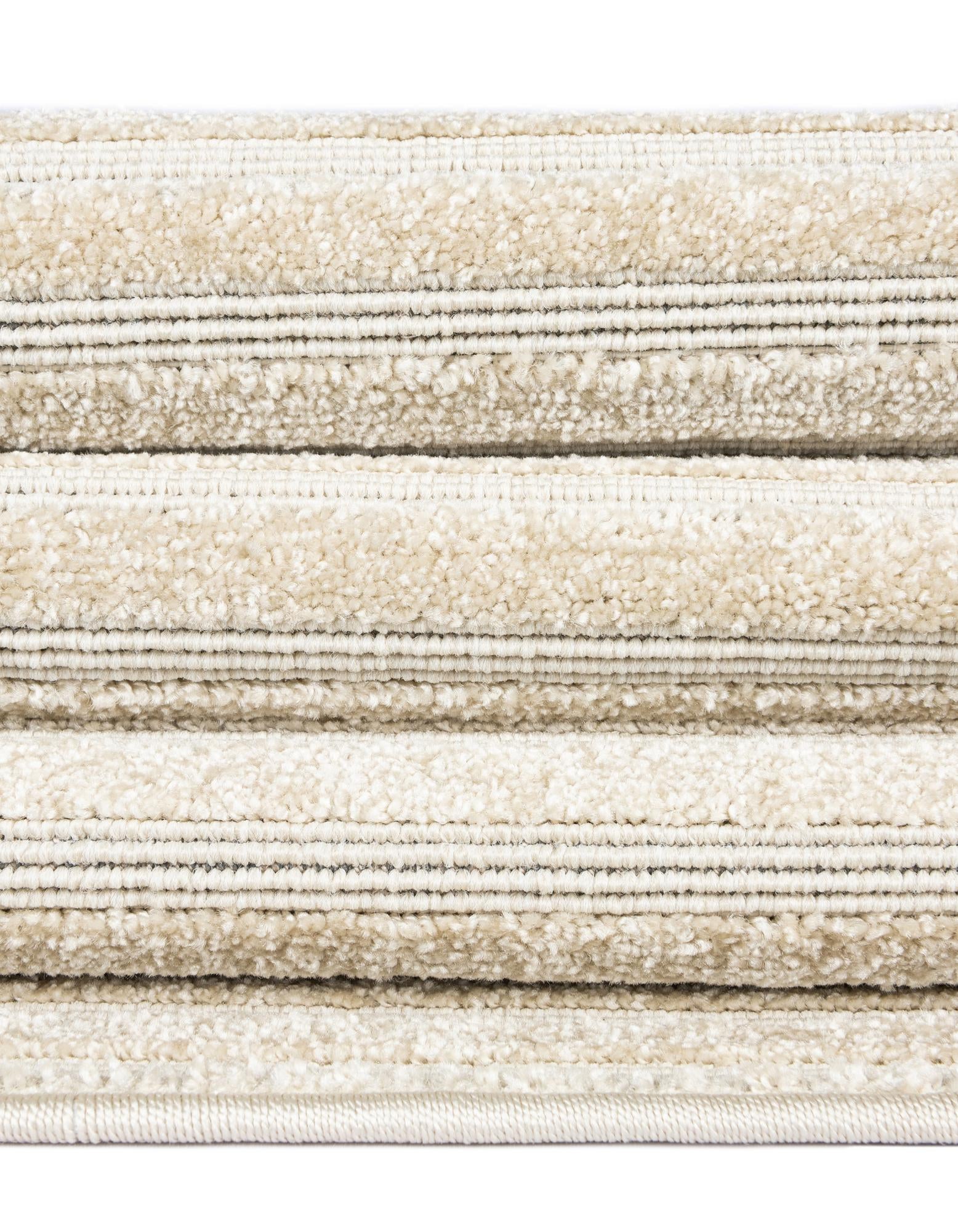 2' x 3' Easy-Clean Sabrina Soto Indoor / Outdoor Rug