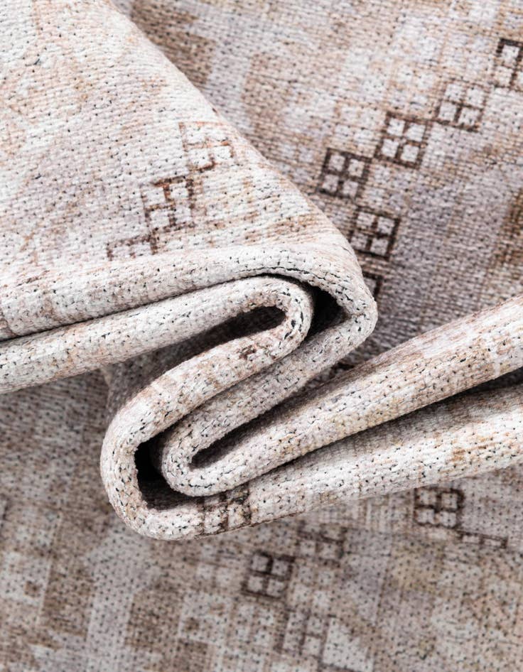 Detail image of 5' x 8' Yara Rug