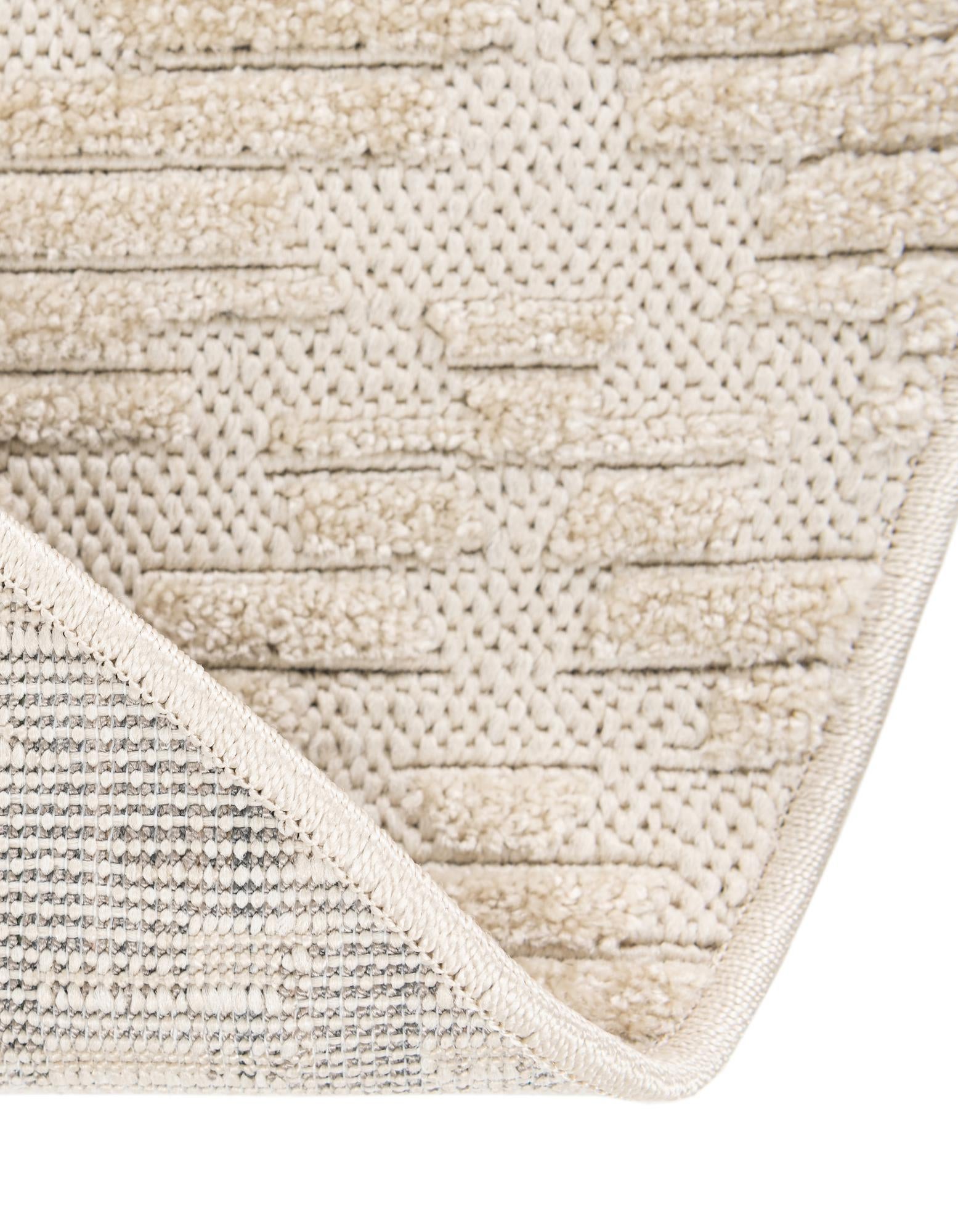 5' x 5' Easy-Clean Sabrina Soto Indoor / Outdoor Round Rug