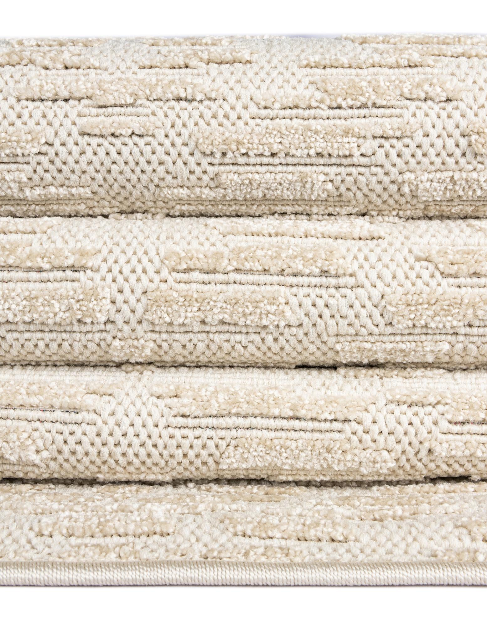 5' x 5' Easy-Clean Sabrina Soto Indoor / Outdoor Round Rug