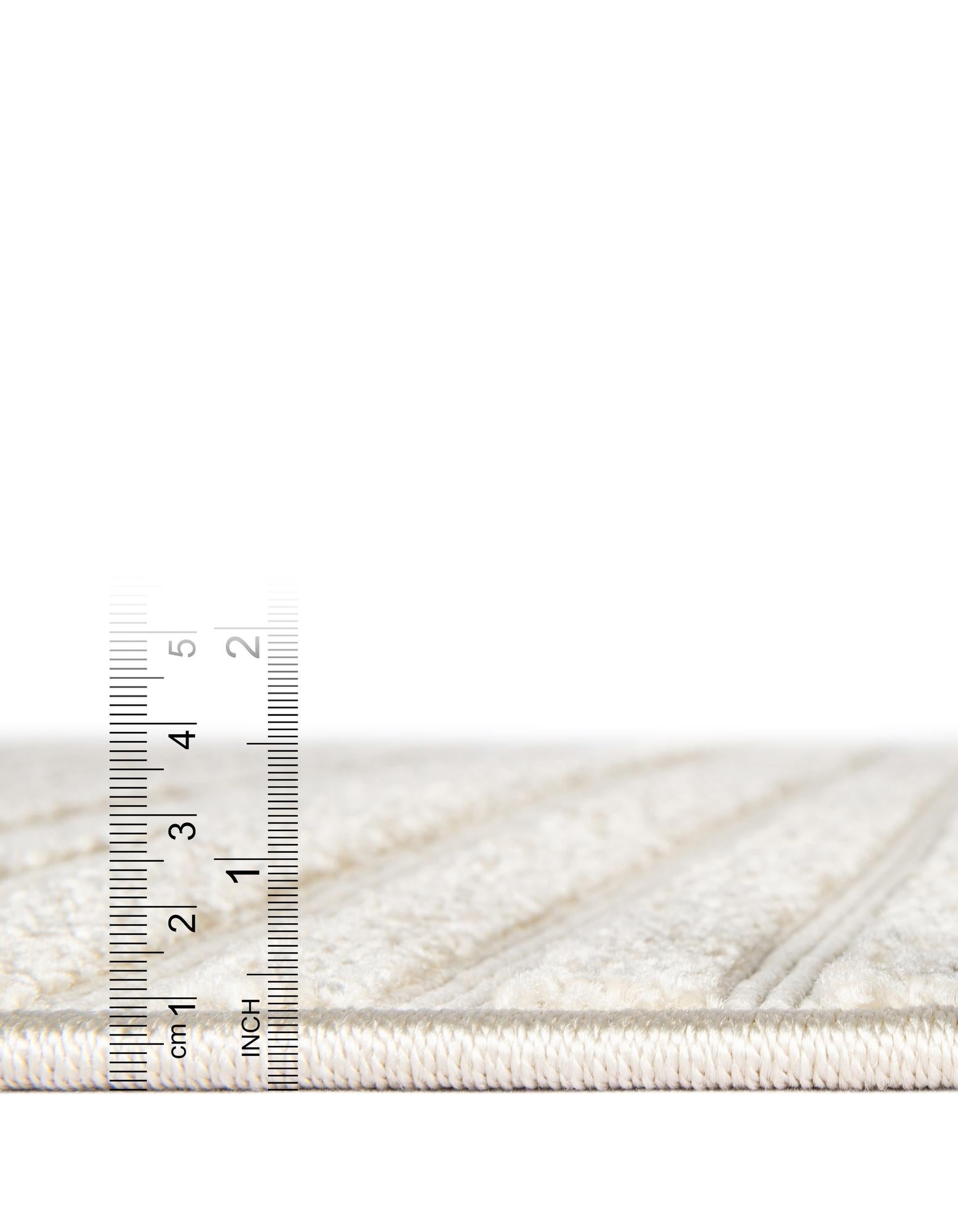 7' 10 x 7' 10 Easy-Clean Sabrina Soto Indoor / Outdoor Round Rug
